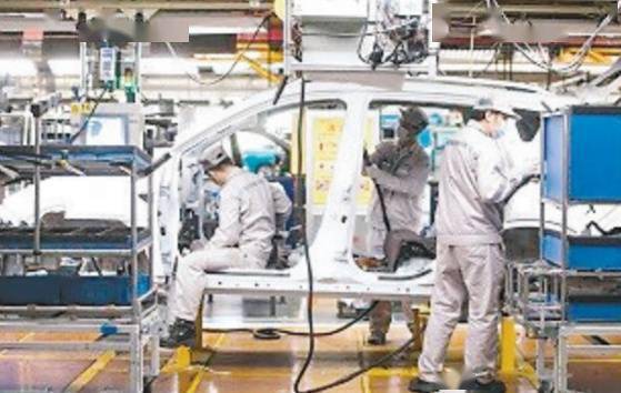 从一季度GDP断崖式下跌到全年经济总量重回全国城市前十，武汉满血复活的启示